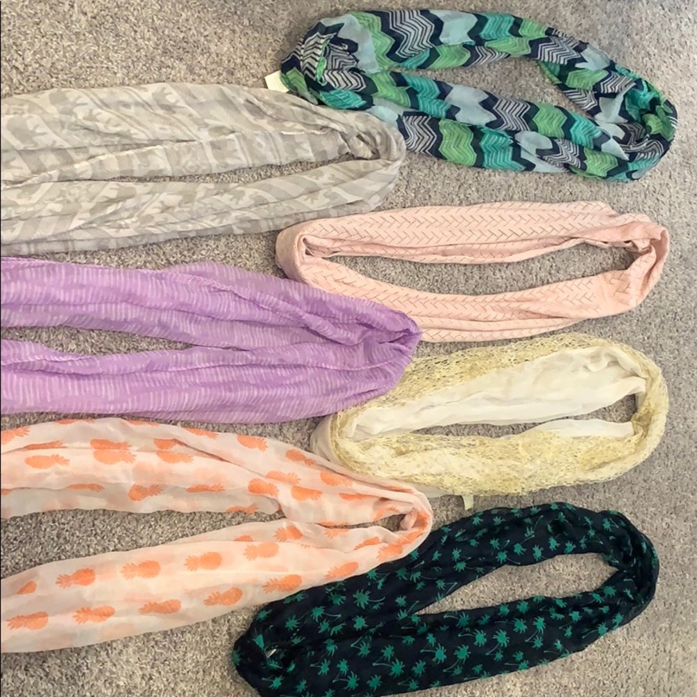 Lot of infinity scarves